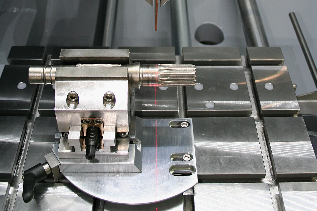 QATM Corte de Precisión